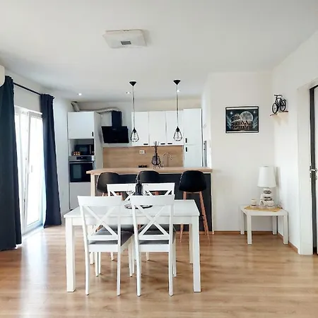 Apartment Lea *